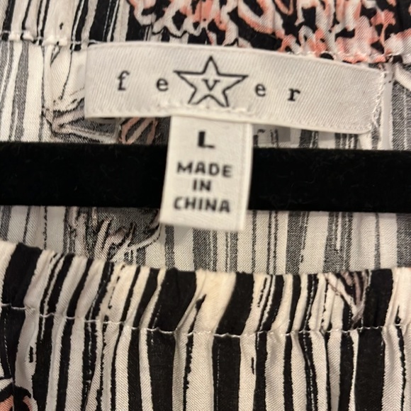 Womans large top Bell Sleeves - Picture 3 of 4